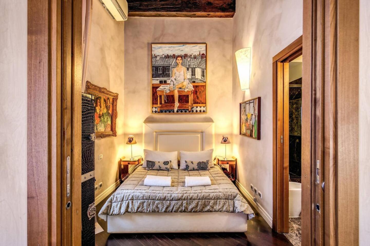 Spacious Flat By Piazza Navona Rome Bagian luar foto