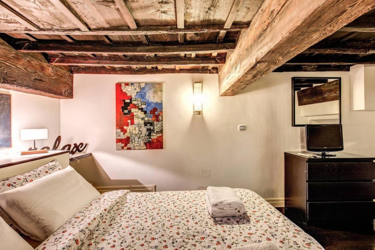 Spacious Flat By Piazza Navona Rome Bagian luar foto